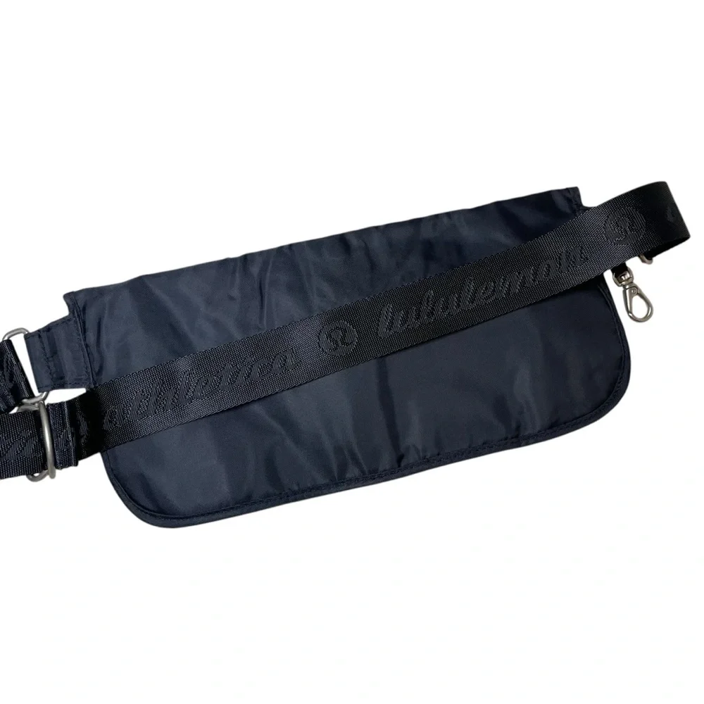 Lululemon Travel Walker Pooch Fanny Pack - Picture 8 of 10